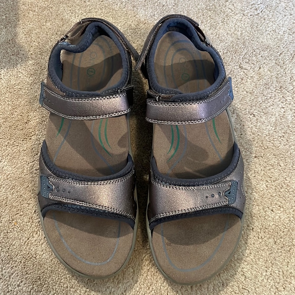 Women’s Metallic Gray Comfort Sandals - Adjustable Straps